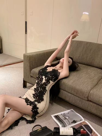 Rochie din dantelă cu bretele, cu slit, croială Slim-Fit, talie înaltă