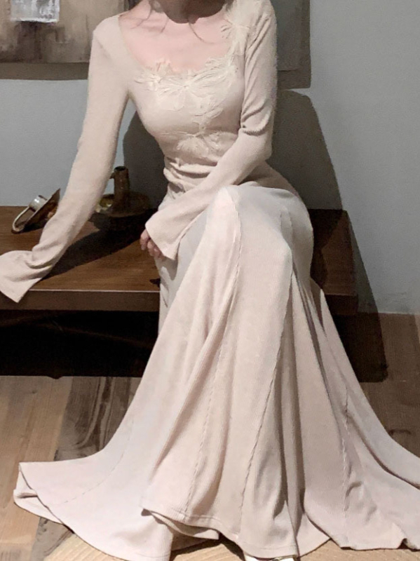 Рокля с кръгло деколте и камбановидни ръкави, плетена рокля с вложки от бродерия и широка пола (плетена материя, шевно съединение, стил patchwork и свежо сладък стил, кръгло деколте, висока талия)