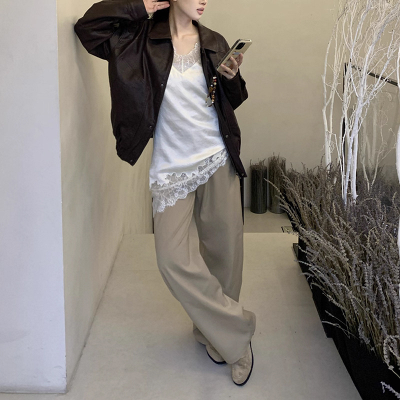 Рокля с презрамки, V‑образно деколте, без ръкави, висока талия, А-линейна кройка, полиестерна материя