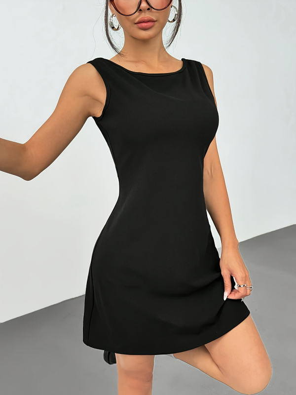 Haljina od poliestera, visokim strukom, trakama s mašnicom, bez rukava, kvadratni ovratnik, kratka duljina s prorezom