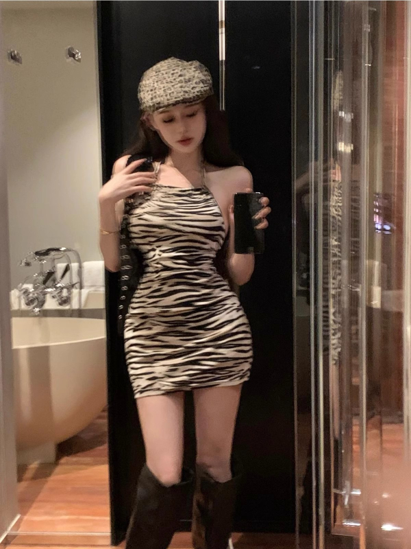 Ženska mini haljina s halterom, zebra i leopard print, plisirana, otvorena leđa, uski struk