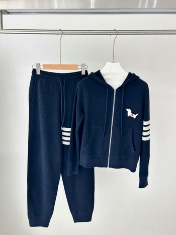 Set tricotat cu glugă din lână Merino pentru femei, cu colanți, stil colegiu, toamna 2025