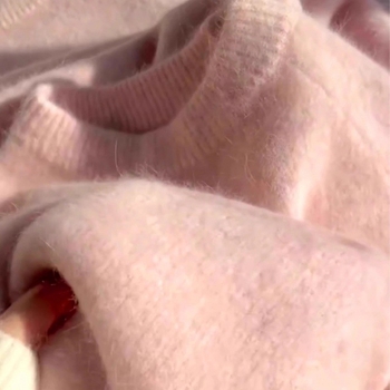 Viszkóz rostból készült pulóver, kerek nyakú, hosszú ujjú, laza szabás, tél 2025