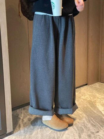 Trudničke hlače od vunenog materijala, s podrškom za trbuh, debela flis podstava, udoban slobodan kroj, ravne široke nogavice