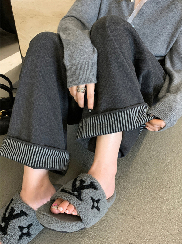 Trudničke hlače od vunenog materijala, s podrškom za trbuh, debela flis podstava, udoban slobodan kroj, ravne široke nogavice