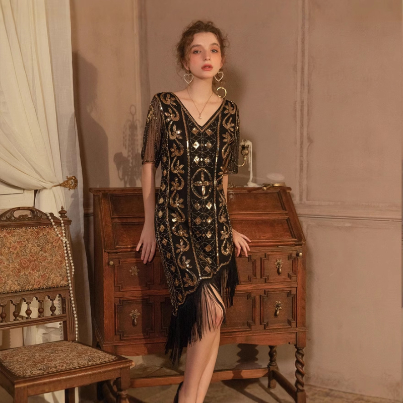 Gatsby stilā kleita ar pailletēm un bojtām, bez piedurknēm, vidēja garuma, apaļš kakla izgriezums, poliesters (>95%)