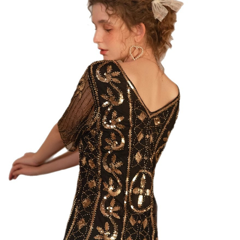 Gatsby stilā kleita ar pailletēm un bojtām, bez piedurknēm, vidēja garuma, apaļš kakla izgriezums, poliesters (>95%)