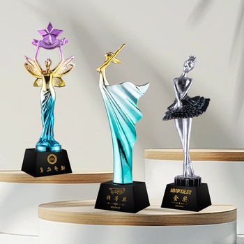 Trofeu de cristal pentru competiții de dans latino (Categorie: Trofeu; Material: Cristal; Stil: Modern minimalist; Ambalaj: Cutie cadou)