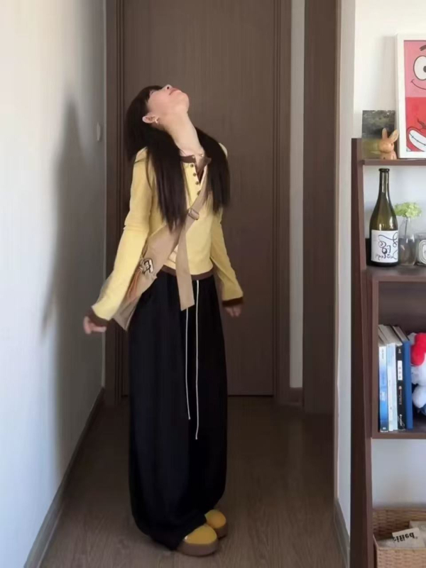 Majica s kapuljačom, uski kroj, dugi rukavi, pamuk-elastan tkanina