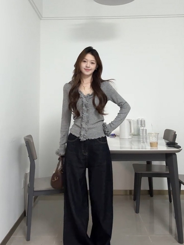 Pletený sveter s V výstrihom, dlhé rukávy, úzky strih; bavlnená pletenina; vzor 29454