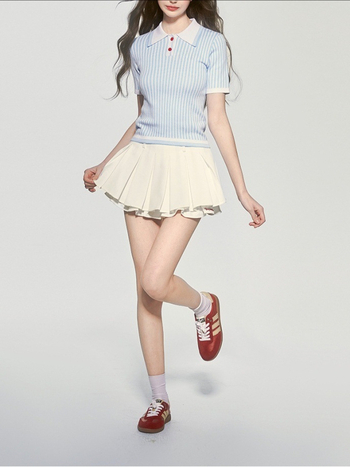 Поло топ с ивици, полиестерен трикотаж, къс ръкав, поло яка, тясна кройка, лято 2025