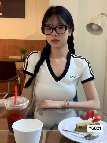 Ženska majica s V-izrezom, 3/4 rukavi, uski kroj, smjesa poliester-viskoza