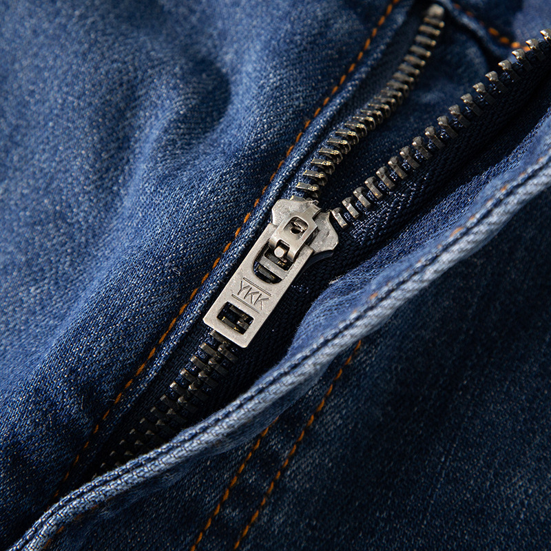 Férfi farmernadrág, egyenes szabású, magas derék, cipzáras záródás, pamut denim, enzimes és homokos mosás