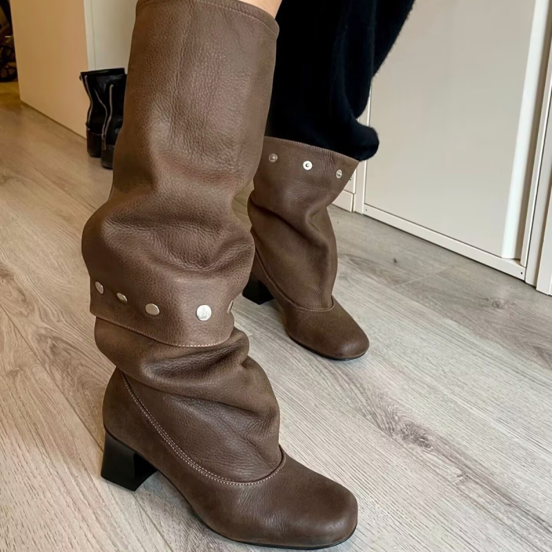 Botine de damă - exterior microfibră, înălțime înaltă a gambelor, vârf rotund, toc gros, slip-on