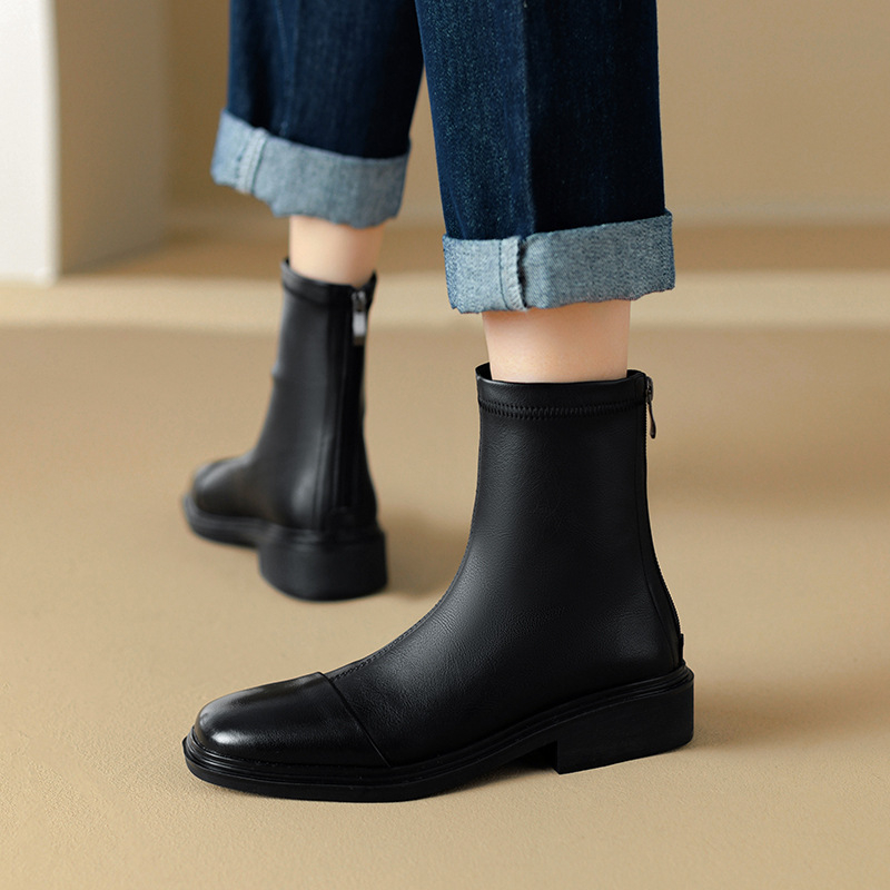 Ghete subțiri pentru femei — vârf pătrat, toc gros, toc mediu 3–5 cm, gambă joasă, din piele de vacă moale