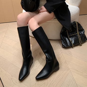 Női divatcsizma természetes bőrből, magas szár, hegyes orrú, alacsony sarkú, koreai stílus