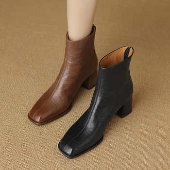 Női bőrből készült bokacsizma, francia retró stílus, négyszögletes orr, alacsony szár, középmagas sarok 3–5 cm, belső talp marhabőrből