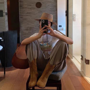 Botine femei Martin: vârf ascuțit, toc gros 3-5 cm, mid shaft, mid shaft, partea superioară din nubuk de vițel, broderie