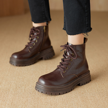 Női Martin csizmák marhabőr felsővel – oldalsó cipzár, vastag sarok 3–5 cm, gumitalp, retro stílus