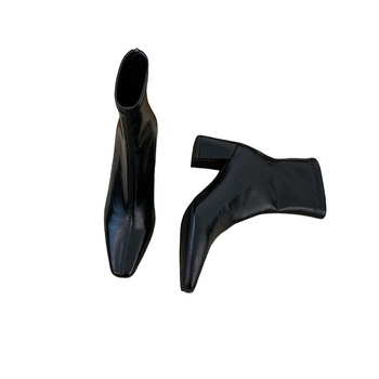 Női térdcsizma kerek orrú, PU felsőrész, cipzár, középmagas sarkú 3-5 cm