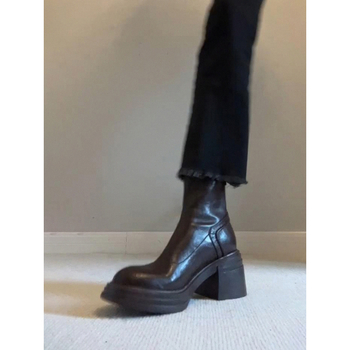 Γυναικείες στενές μπότες με παχύ τακούνι, στρογγυλή μύτη, φερμουάρ στο πίσω μέρος, διπλό βοδινό δέρμα επάνω, καουτσούκ σόλα