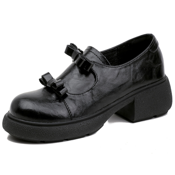 Ženske loaferice s okruglim vrhom i debelim petom 3–5 cm, Xinlixing, proljeće 2025 (Gornji dio: super vlakno; Uložak: prirodna koža; Podstava: pigskin; Potplat: guma; Otvorenost: dubok otvor)