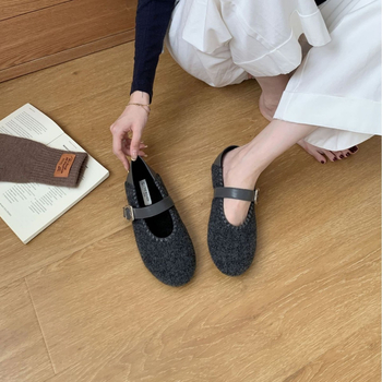 Mary Jane cipők, kerek orr, alacsony felső rész, középmagas sarok 3-6 cm, Felső anyaga: Super Fiber