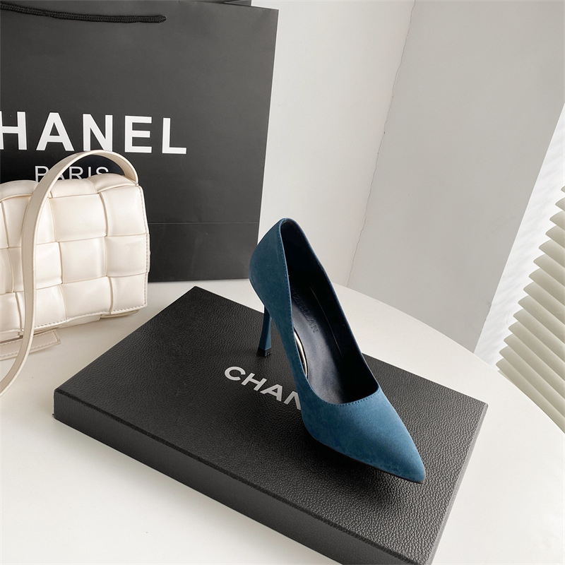 Heart Orchid női nubuk magas sarkú cipő – hegyes orr, vékony sarok, gumitalp, belső mikroszálas bélés, sarok > 8 cm, mindennapi vagy formális viselethez