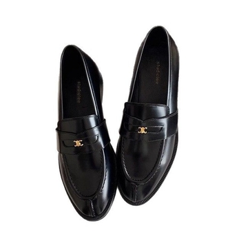 Loafer din piele de vită, vârf ascuțit, cataramă aurie, toc mic 1–3 cm, talpă din cauciuc