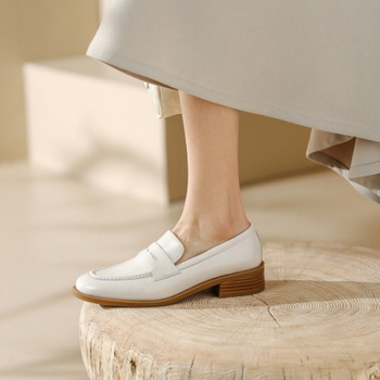 Loafers dama din piele naturală de porc, fără șireturi, vârf rotund, toc tip wedgie 4-6 cm