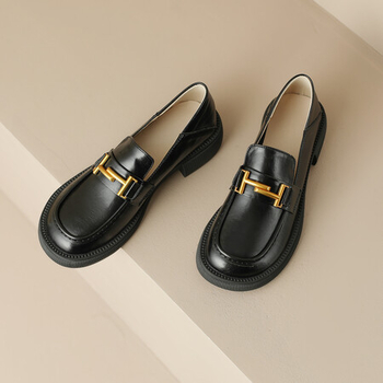 Loafers cu vârf rotund, piele de vițel, toc mediu 3–5 cm