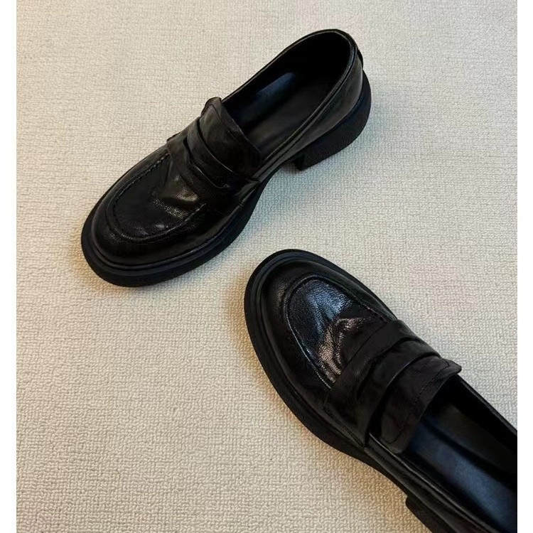 Loaferi femei din piele de vită cu două straturi, vârf rotund, toc mediu 3–5 cm, talpă din cauciuc, branț din piele naturală