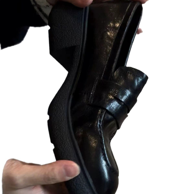 Loaferi femei din piele de vită cu două straturi, vârf rotund, toc mediu 3–5 cm, talpă din cauciuc, branț din piele naturală