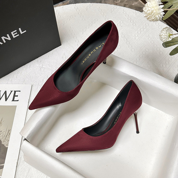 Pantofi dama cu vârf ascuțit, toc înalt 6–8 cm, partea superioară PU, branț PU, talpă din cauciuc