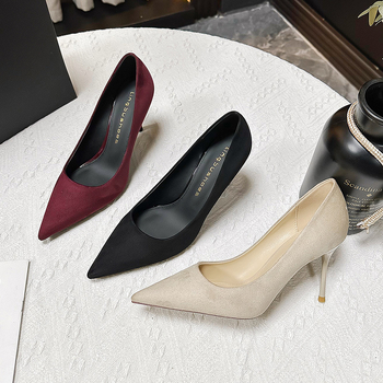 Pantofi dama cu vârf ascuțit, toc înalt 6–8 cm, partea superioară PU, branț PU, talpă din cauciuc