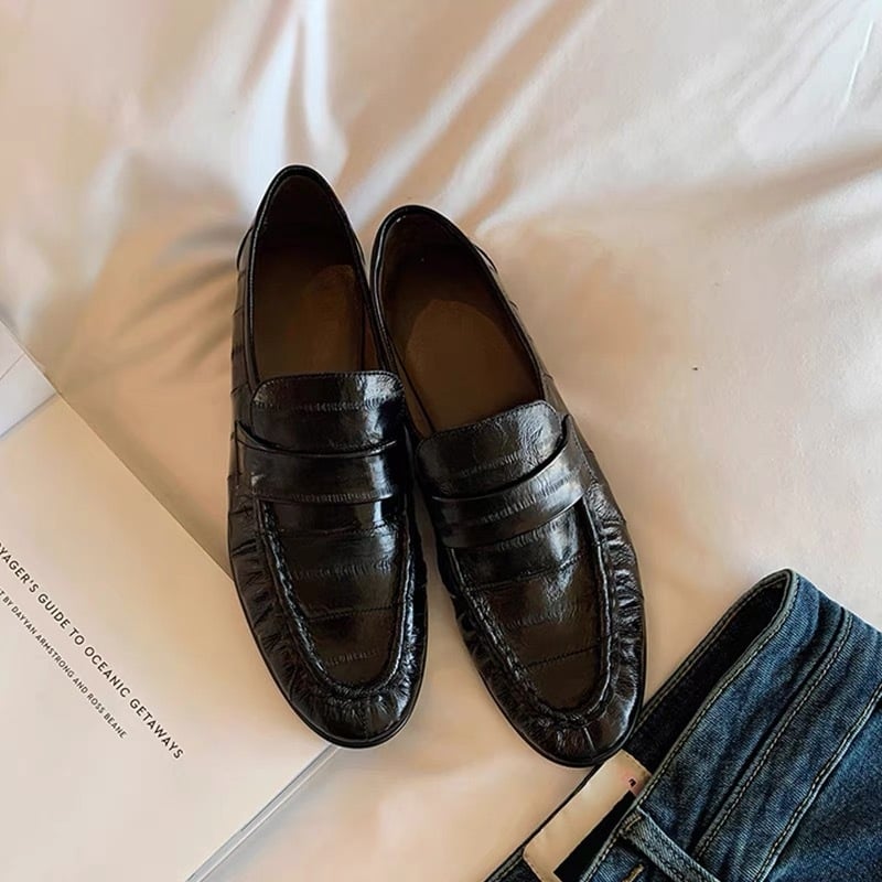 Loafers din piele de miel cu pliuri – Minimalist, handmade leather shoes, 3–5 cm toc, talpă din tendoane de vițel