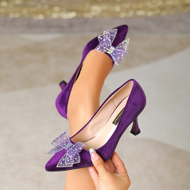 Pantofi dama din nubuk, vârf ascuțit, fundă cu strasuri, toc înalt 6–8 cm, confortabili pentru birou