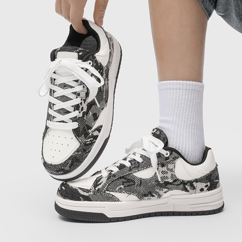 Unisex sportbačiai, drobės viršus, kvėpuojantys, žemas siluetas, guminis padas, raišteliai