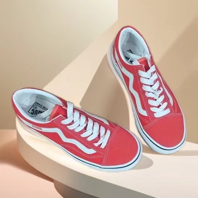 Ανδρικά καμβαδωτά sneakers, χαμηλό προφίλ, κορδόνια, καουτσούκ σόλα και μυτερή μύτη