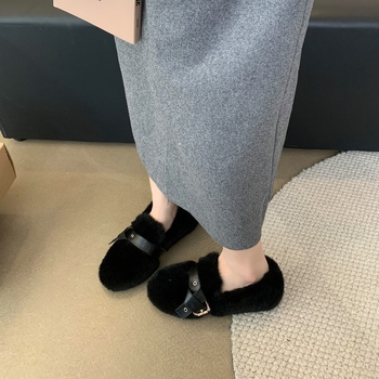 Loafers – stil minimalist, vârf drept; partea superioară: super fiber; branț: microfibră de piele; talpă: cauciuc; slip-on, înălțime toc 3-5 cm