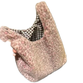 Plüüs makeup kott, linnaline lihtne stiil, horisontaalne ruudukujuline kuju, avatud ülaosa, polüestri vooder, sisemine tasku, kahekordne käepide