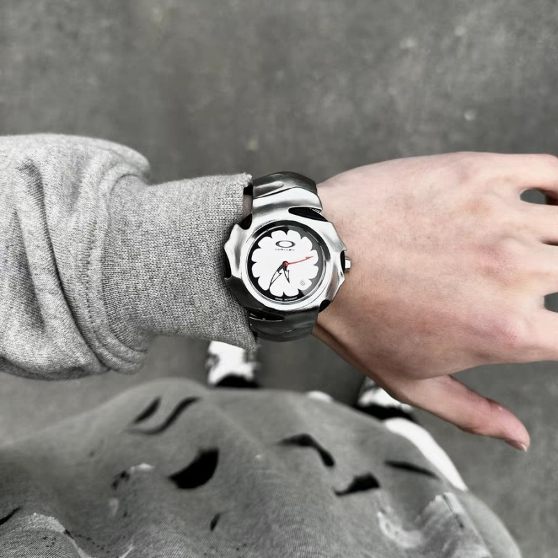 Ceas cu cuarț — Afișaj analog — Cadran rotund — Afișaj lunar — Carcasă din aliaj