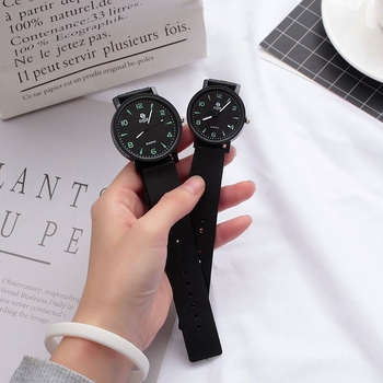 Ceas cu cuarț luminos pentru elevi, carcasă din plastic, curea PVC, cataramă cu știft