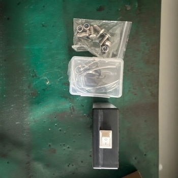 Рамка за номер на мотоциклет, железен корпус, без персонализация, универсална съвместимост (Материал: Желязо; Обработка и персонализация: Без персонализация; Съвместимост: Универсална; Марка: Друга)