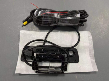 KLP Stražnja kamera za kvaku stražnjih vrata Dodge Ram, 2009-2017 – modeli 68044904AG/68197873AA, 12V, noćni vid, težina 220 g