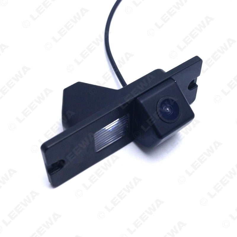 Zadnja kamera za Mitsubishi Pajero/Junge - HD kamera, 12V, 170° kut gledanja, 640x480 rezolucija, IP67/IP68 vodootpornost, objektiv od 100% stakla