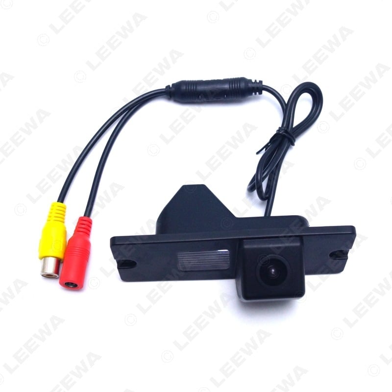 Zadnja kamera za Mitsubishi Pajero/Junge - HD kamera, 12V, 170° kut gledanja, 640x480 rezolucija, IP67/IP68 vodootpornost, objektiv od 100% stakla