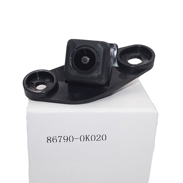 86790-0K020 Zadnja kamera za Toyota Hilux 2015-2020; napajanje 6V; mogućnost rotacije; standardna rezolucija