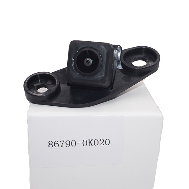 86790-0K020 Zadnja kamera za Toyota Hilux 2015-2020; napajanje 6V; mogućnost rotacije; standardna rezolucija