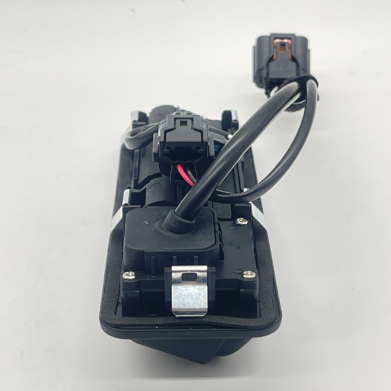 95760-D4200 Stražnja kamera za Hyundai i Kia — 12V, rezolucija 480x600, podesivi kut gledanja, 6W, težina 80 g